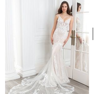 Calie - Etoile by Elysee wedding dress. Purchased in March 2022.